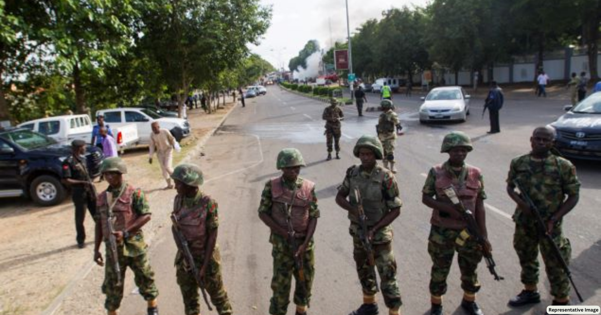 Nigeria: Gunmen abduct over 30 people from train station